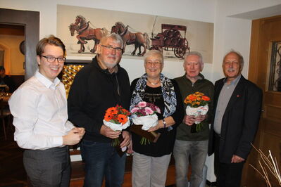 Von links, Lukas Palla, die Jubilare Helmut Weber, Silvia Kittel Willi Koska und Horst Börder